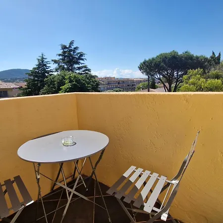 2 Pieces Avec Clim, Parking, Proche Commerces Et - Sainte-maxime, Golfe De St-tropez - Fr-1-780-76 Sainte-Maxime
